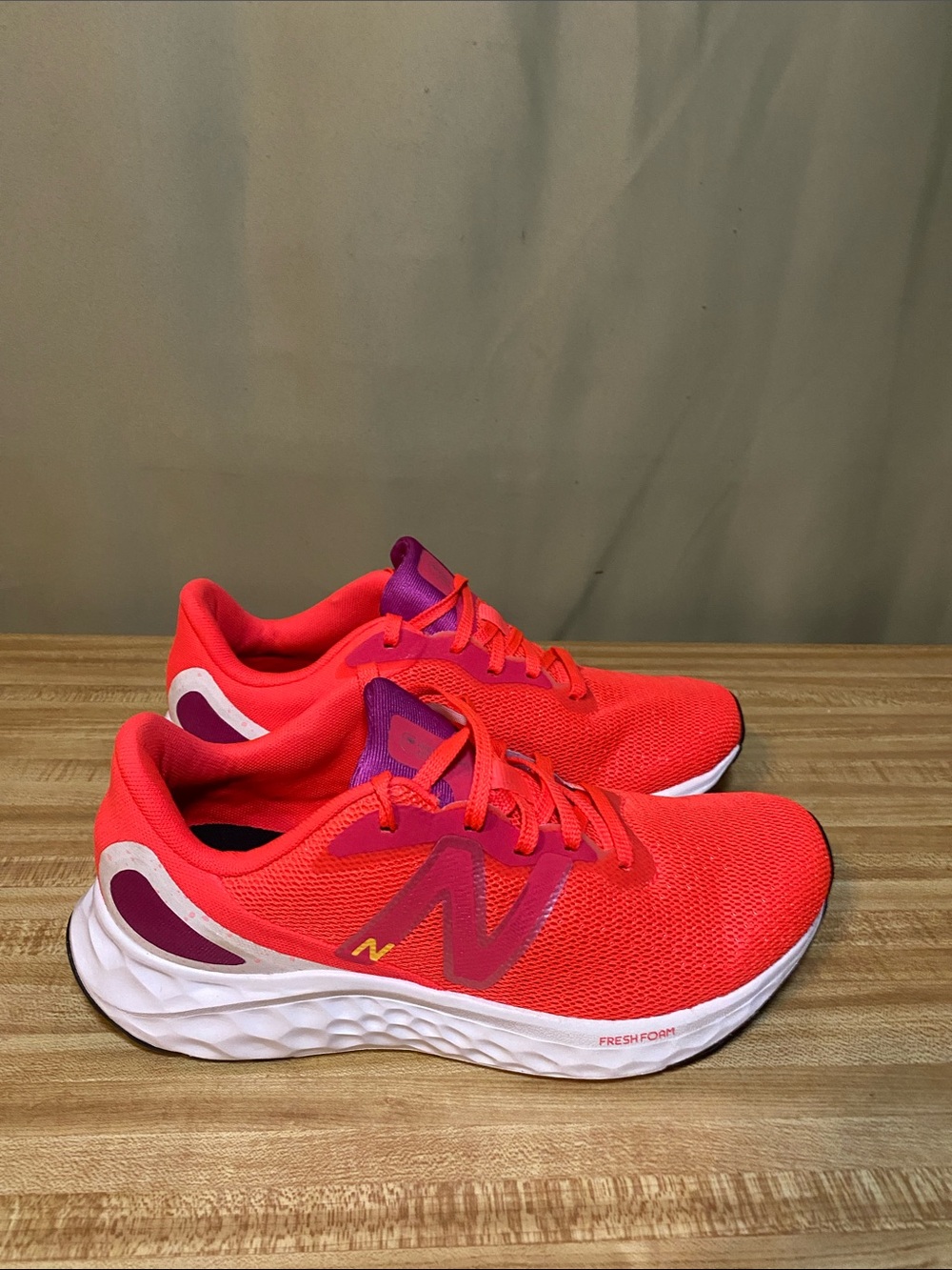New Balance Fresh Foam Arishi v4 Running Shoes Electric Red Women’s size 8.5